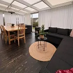 Modern Laegenhet Med Villakaensla Apartamento Mariehamn