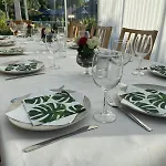 Apartamento Modern Laegenhet Med Villakaensla