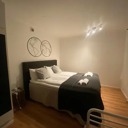 Modern Laegenhet Med Villakaensla Apartment *