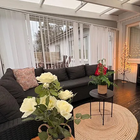 Modern Laegenhet Med Villakaensla Apartman Mariehamn