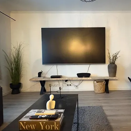 Modern Laegenhet Med Villakaensla * Mariehamn