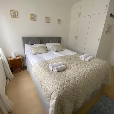 Modern Laegenhet Med Villakaensla *