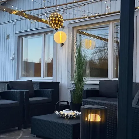 Apartment Modern Laegenhet Med Villakaensla Mariehamn