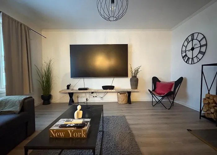 Modern Laegenhet Med Villakaensla *