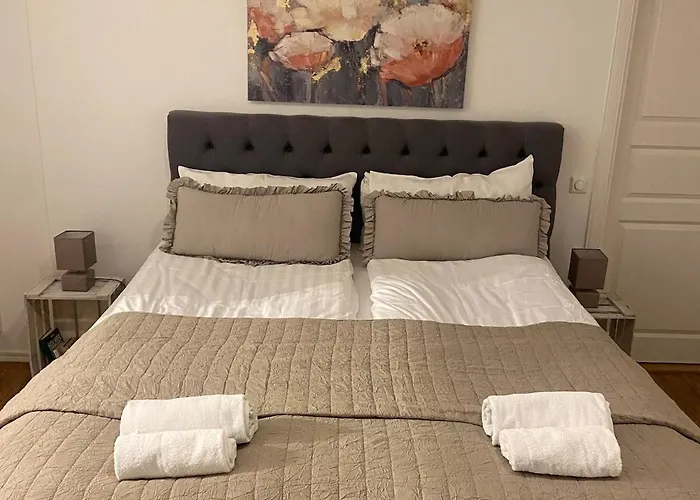 Modern Laegenhet Med Villakaensla Apartman Mariehamn