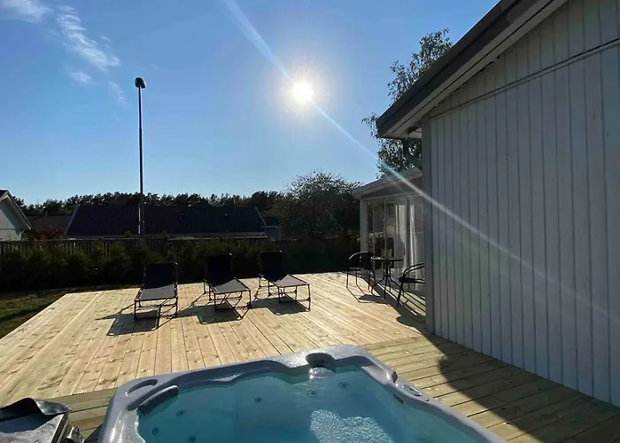 Apartment Modern Laegenhet Med Villakaensla *