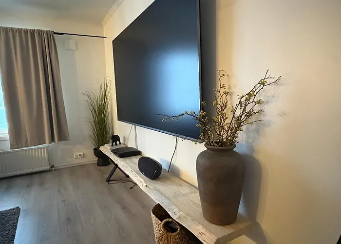 Modern Laegenhet Med Villakaensla *