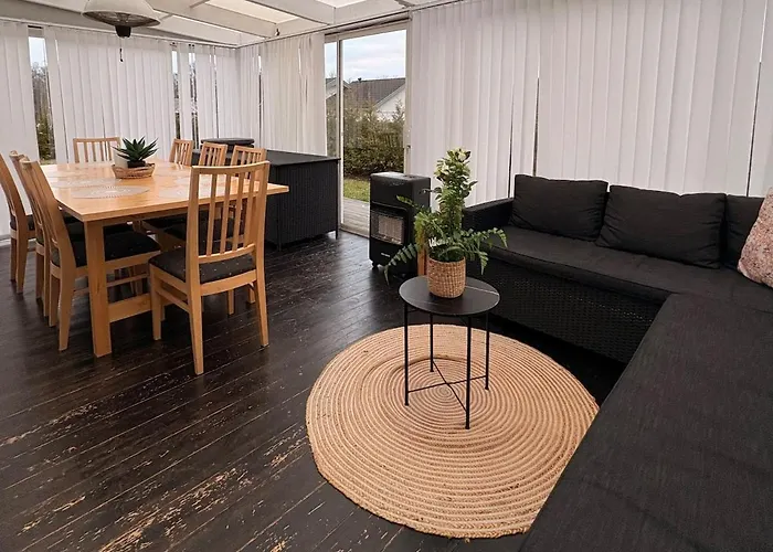 Modern Laegenhet Med Villakaensla Apartman Mariehamn